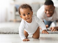 shutterstock_2492441675_infant_zīdainis.jpg