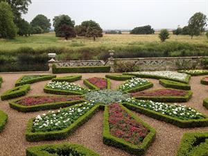 440 httpscommons.wikimedia.orgwikiFileParterre_at_Charlecote_Park,_July_2014.jpg.jpg