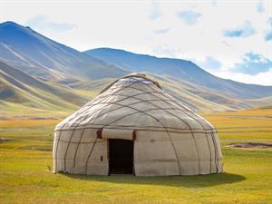 Shutterstock_2255015307_yurt_jurta.jpg