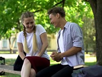 shutterstock_1375187411_friends at the park_draugi parkā.jpg