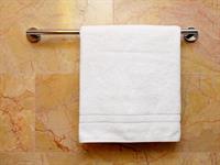 Shutterstock_174548312_towel_dvielis.jpg