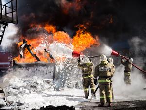 Shutterstock_570021670_firefighter_fireman_ugunsdzēsējs.jpg
