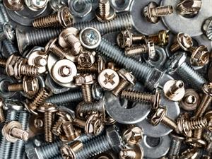 Shutterstock_2457214041_screws_skrūves.jpg