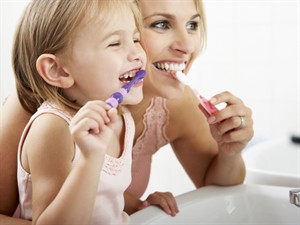 Shutterstock_284497271_brushing teeth_tīrīt zobus.jpg