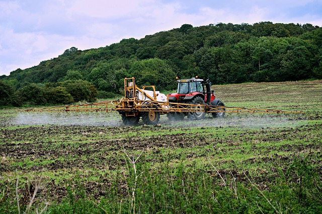 tractor-5791832_640.jpg