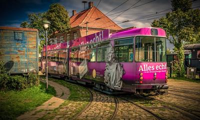 pix_tram2.jpg