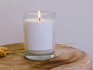 Shutterstock_2223959029_candle_svece.jpg