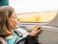 Shutterstock_2473689535_girl in train_meitene vilcienā.jpg