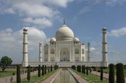 800px-Taj_Mahal,_Agra,_India.jpg