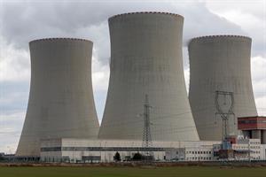 nuclear-power-plant-gadb22d315_1280.jpg
