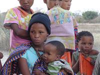 800px-Namibian_Bushmen_Girls.jpeg