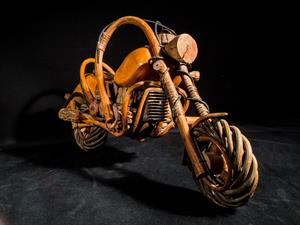 wooden-motorcycle-253555_1920.jpg
