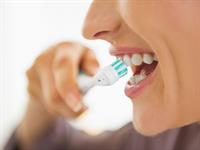 Shutterstock_159830993_brush teeth_tīrīt zobus.jpg