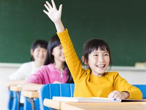 Shutterstock_571153504_school girl_skolniece.jpg