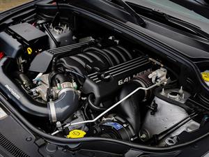 JoshBryan Shutterstock_Jeep engine_džipa motors.jpg
