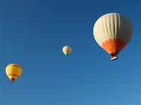 Shutterstock_2258968419_hot air balloons_gaisa baloni.jpg