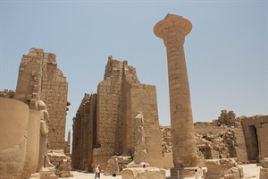 WIKI_20251226_Taharqa's_kiosk._Karnak_Temple.jpg