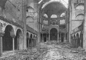 1938_Interior_of_Berlin_synagogue_after_Kristallnacht.jpg