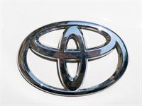 Roberto Lusso Shutterstock_Toyota logo.jpg