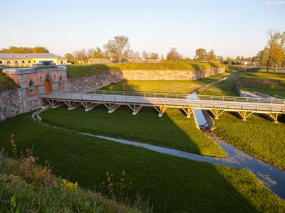 Shutterstock_558306133_Daugavpils fortress_Daugavpils cietoksnis.jpg