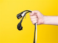 Shutterstock_2282030463_plugs_kontaktdakšas.jpg