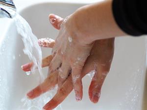 washing-hands-4940148_1920.jpg