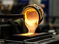 Shutterstock_442773211_liquid glass_šķidrs stikls.jpg