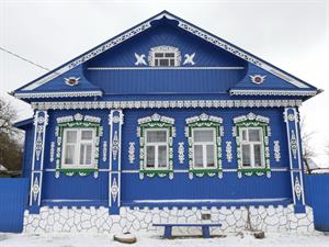 Shutterstock_1603459117_traditional russian house_tradicionāla krievu māja.jpg