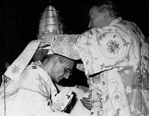 WIKI_20250425_Paulus_VI_crowned_by_cardinal_Ottaviani.jpg