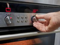 Shutterstock_2481904529_preheat oven_iesilda krāsni.jpg