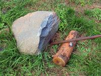 Shutterstock_729056740_lifting up heavy stone with lever_ceļ smagu akmeni ar sviru.jpg