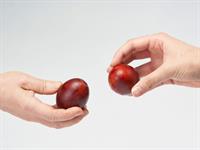 Shutterstock2082521971knockingeggsolukauja.jpg