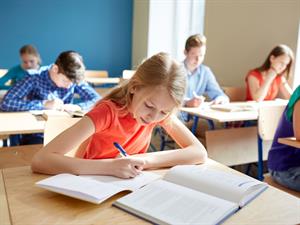 Shutterstock_520160416_students_skolnieki.jpg