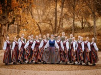 shulers Shutterstock_Latvian folk dancers_Latviešu tautas deju ansamblis.jpg