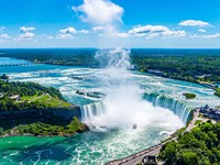 shutterstock_2265711747_Horseshoe Fall_Pakavveida ūdenskritums.jpg