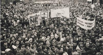 anti-metro-demonstration-crop-.jpg