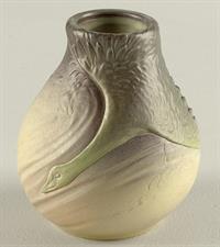 198 httpscommons.wikimedia.orgwikiFileVase_(USA),_1901_(CH_18802891-2)_(cropped).jpg.jpg