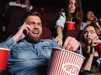 shutterstock_695816047_talking loud_skaļi runā.jpg