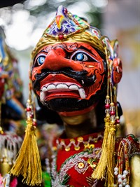 seno teguh Shutterstock_Indonesian mask_Indonēzijas maska.jpg