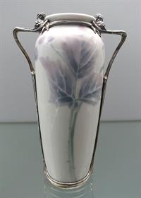 187 httpscommons.wikimedia.orgwikiFileVase_with_blackberry,_painting_by_Per_Algot_Eriksson,_Porzellanfabrik_Rorstrand,_Stockholm,_silver_by_E._Lefebvre,_Paris,_porcelain_and_silver_-_Br%C3%B6han_Museum,_Ber.JPG