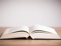 Shutterstock_219977896_book_grāmata (1).jpg