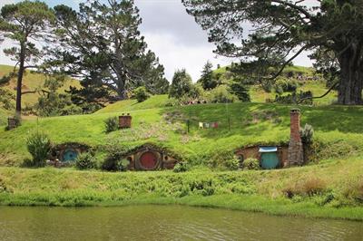 hobbiton2 pix.jpg