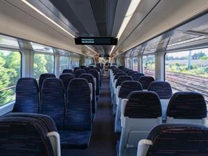 starlings_images Shutterstock_train carrige_vilciena salons.jpg