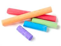 Shutterstock_159273872_chalk_krītiņi.jpg