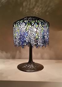184 httpscommons.wikimedia.orgwikiFileWisteria_Tiffany_Studios_Lamp.jpg.jpg
