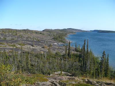 1024px-GreatSlaveLake_лицензия.jpg