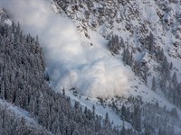 shutterstock_1283054218_avalanche_lavīna.jpg
