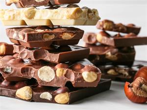 Shutterstock_2181205883_bars of chocolate_šokolādes tāfelītes.jpg