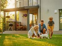 Shutterstock_1853535634_family_ģimene.jpg