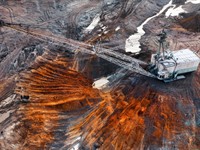 Shutterstock_2246154537_metal mining_metāla ieguve.jpg